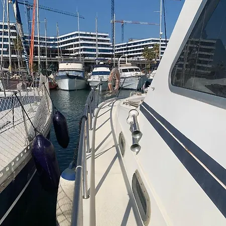 Bateau-hôtel Rufus Port Forum *