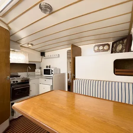 Rufus Port Forum Bateau-hôtel *