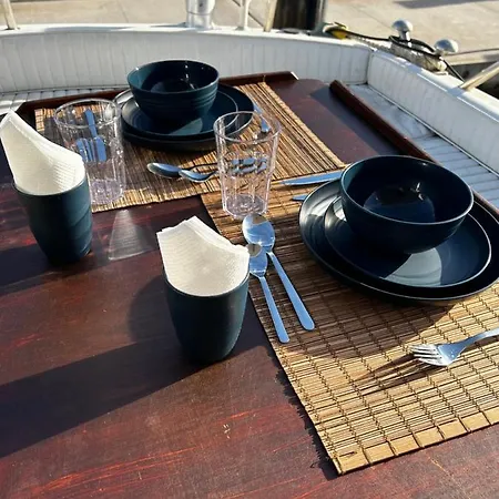 Rufus Port Forum Πλωτό κατάλυμα *